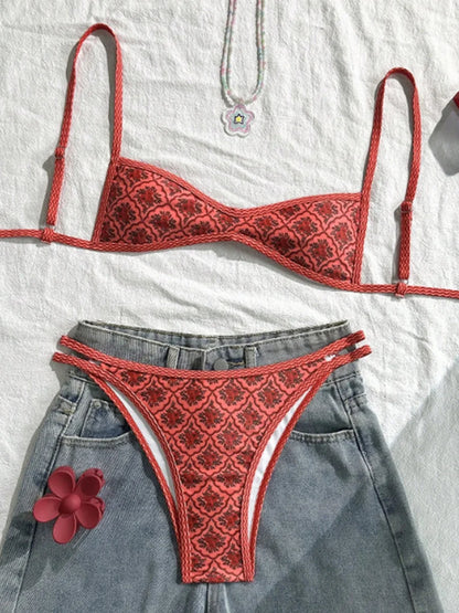 Bikini de dos piezas con estampado floral