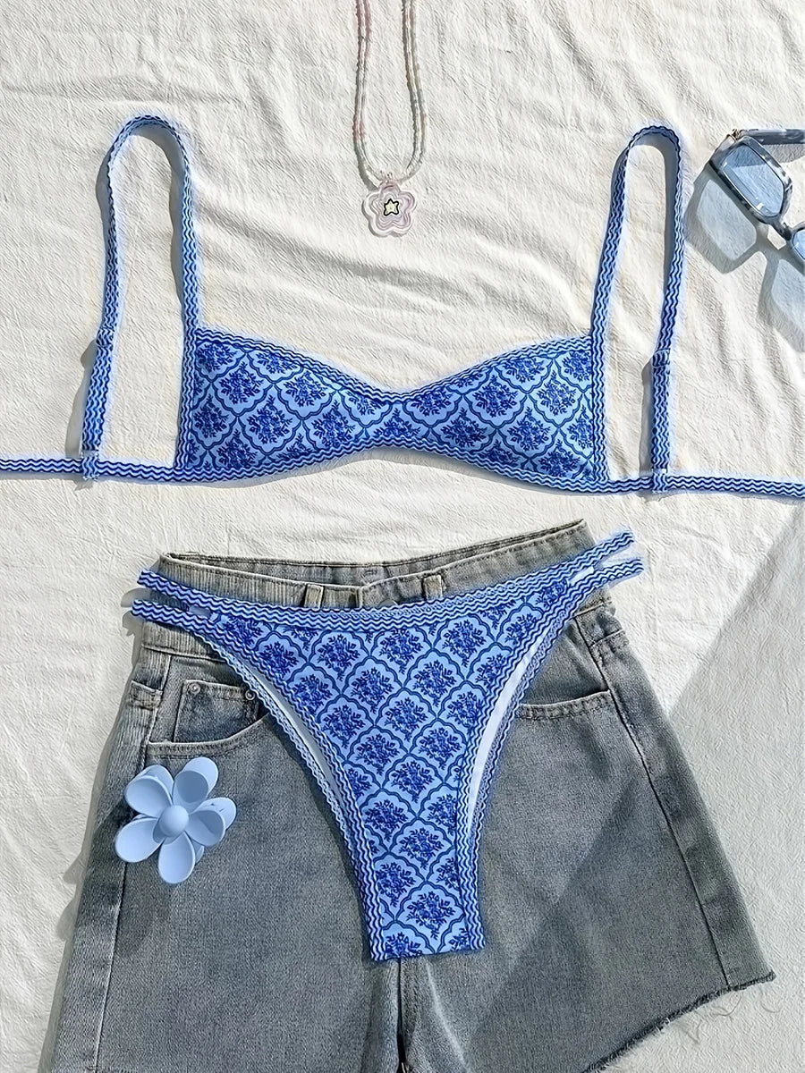 Bikini de dos piezas con estampado floral
